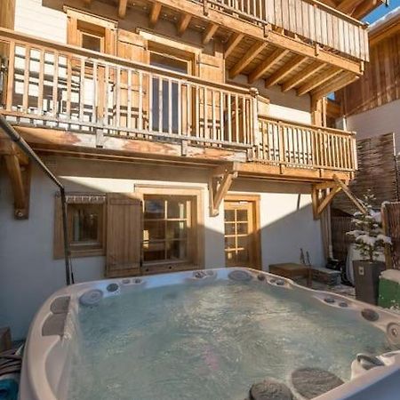 Cosy 4 Bedroom Chalet With Hot Tub Saint-Marcel  Exteriér fotografie