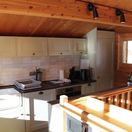 Cosy 4 Bedroom Chalet With Hot Tub Saint-Marcel  Exteriér fotografie