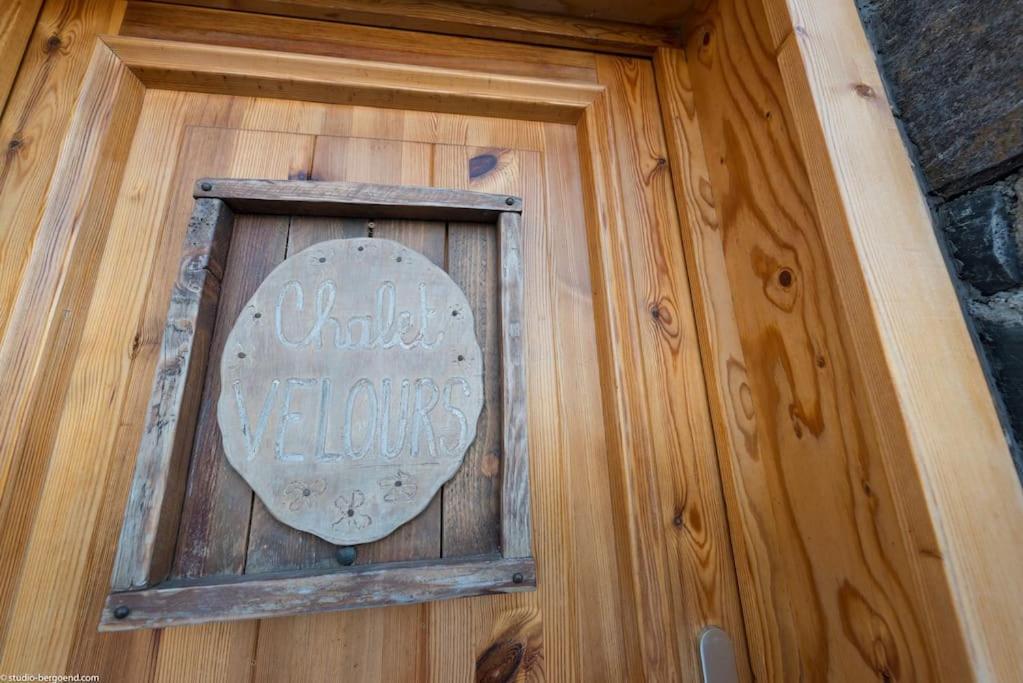 Cosy 4 Bedroom Chalet With Hot Tub Saint-Marcel  Exteriér fotografie