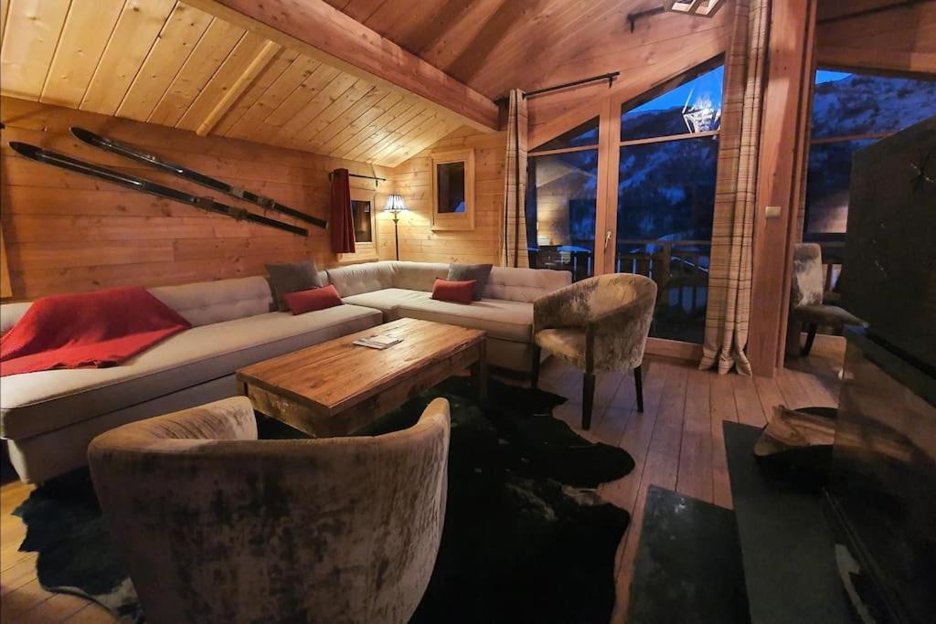 Cosy 4 Bedroom Chalet With Hot Tub Saint-Marcel  Exteriér fotografie