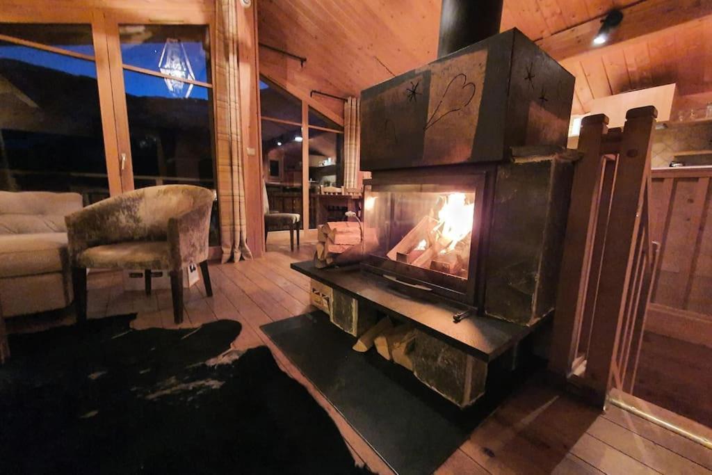 Cosy 4 Bedroom Chalet With Hot Tub Saint-Marcel  Exteriér fotografie