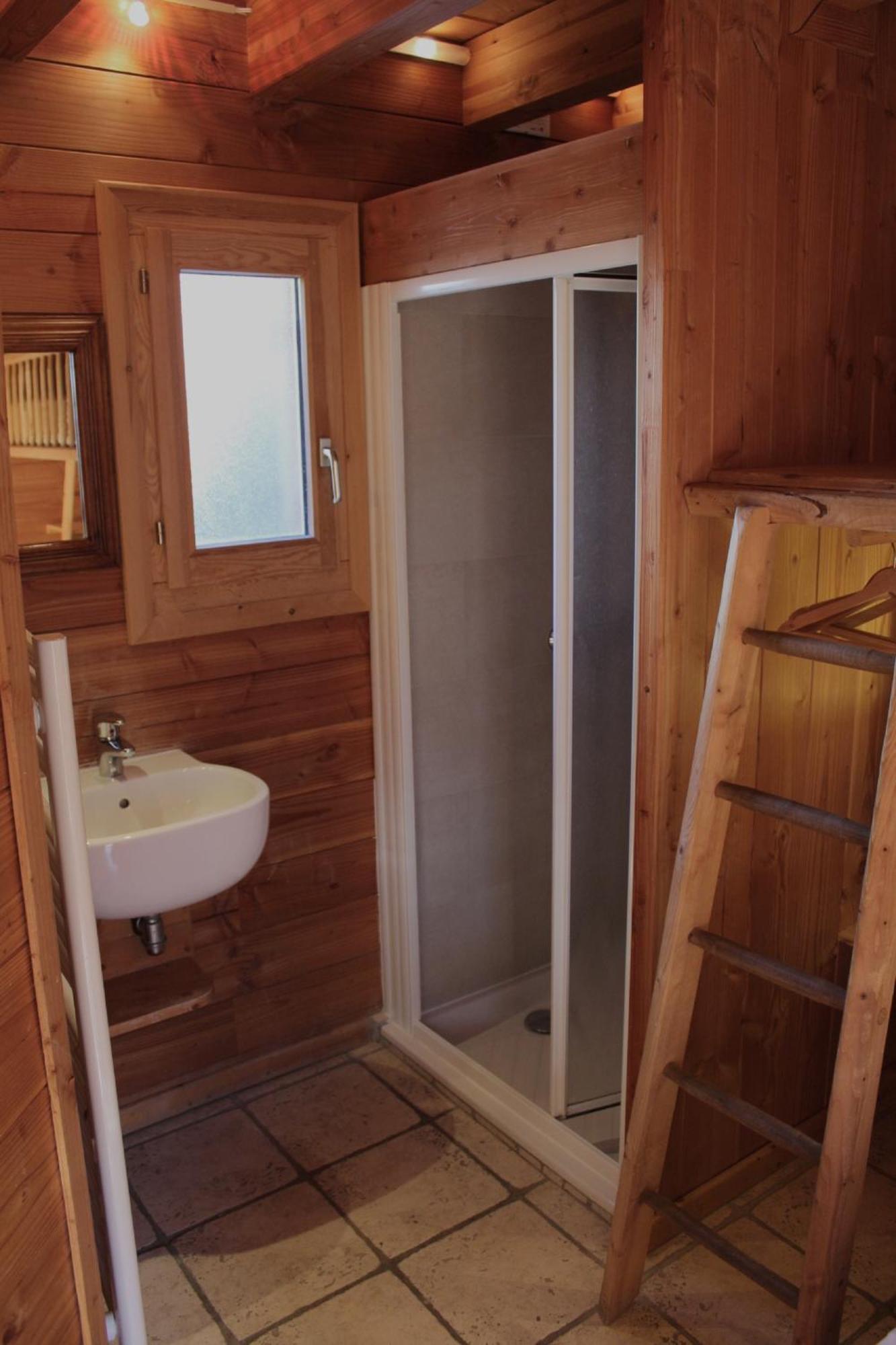 Cosy 4 Bedroom Chalet With Hot Tub Saint-Marcel  Exteriér fotografie