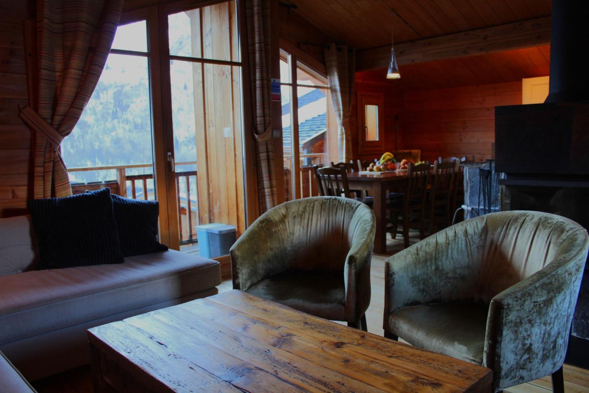 Cosy 4 Bedroom Chalet With Hot Tub Saint-Marcel  Exteriér fotografie