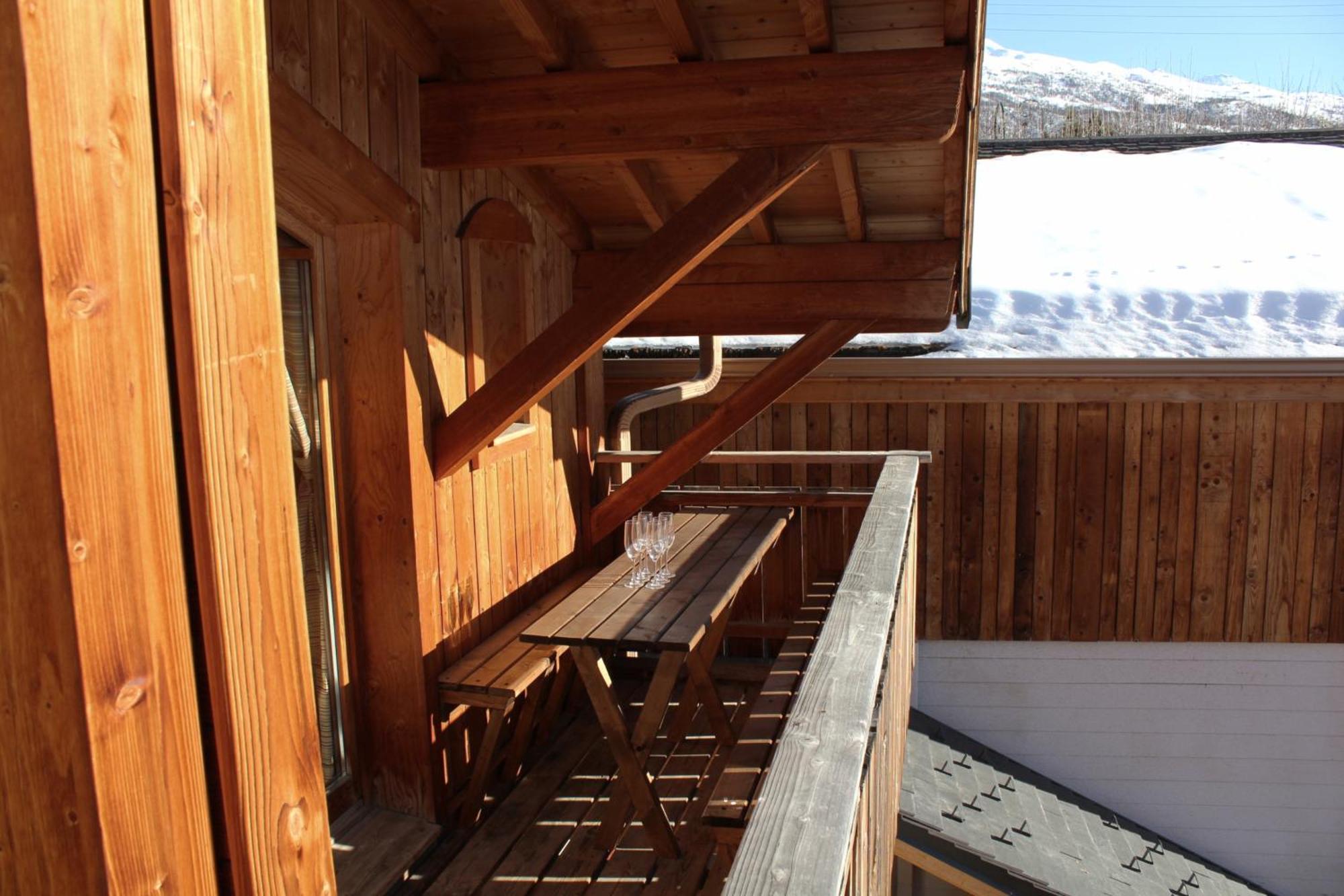 Cosy 4 Bedroom Chalet With Hot Tub Saint-Marcel  Exteriér fotografie