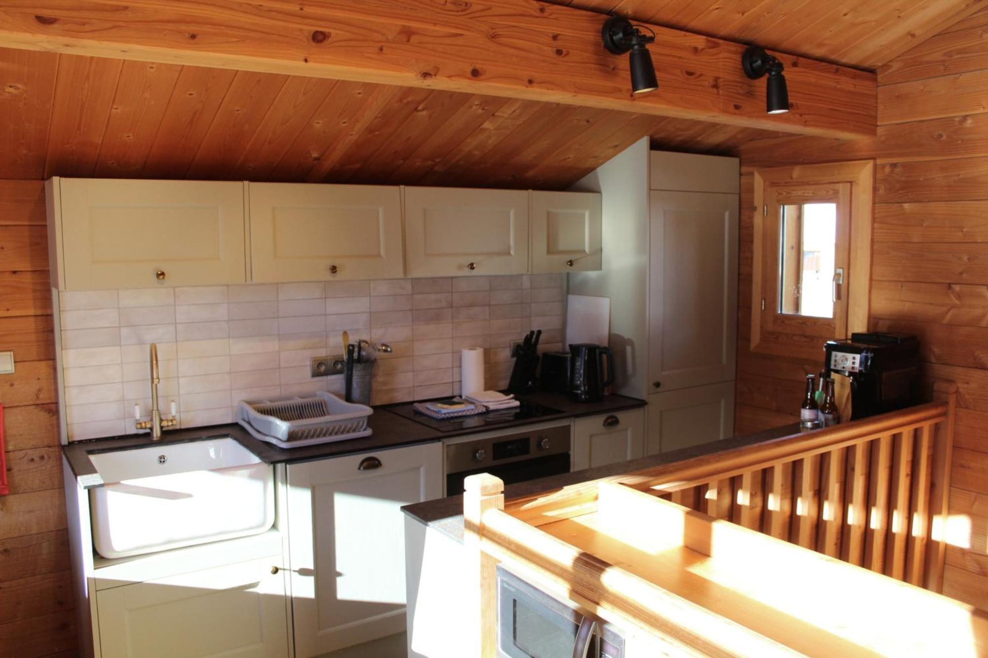 Cosy 4 Bedroom Chalet With Hot Tub Saint-Marcel  Exteriér fotografie