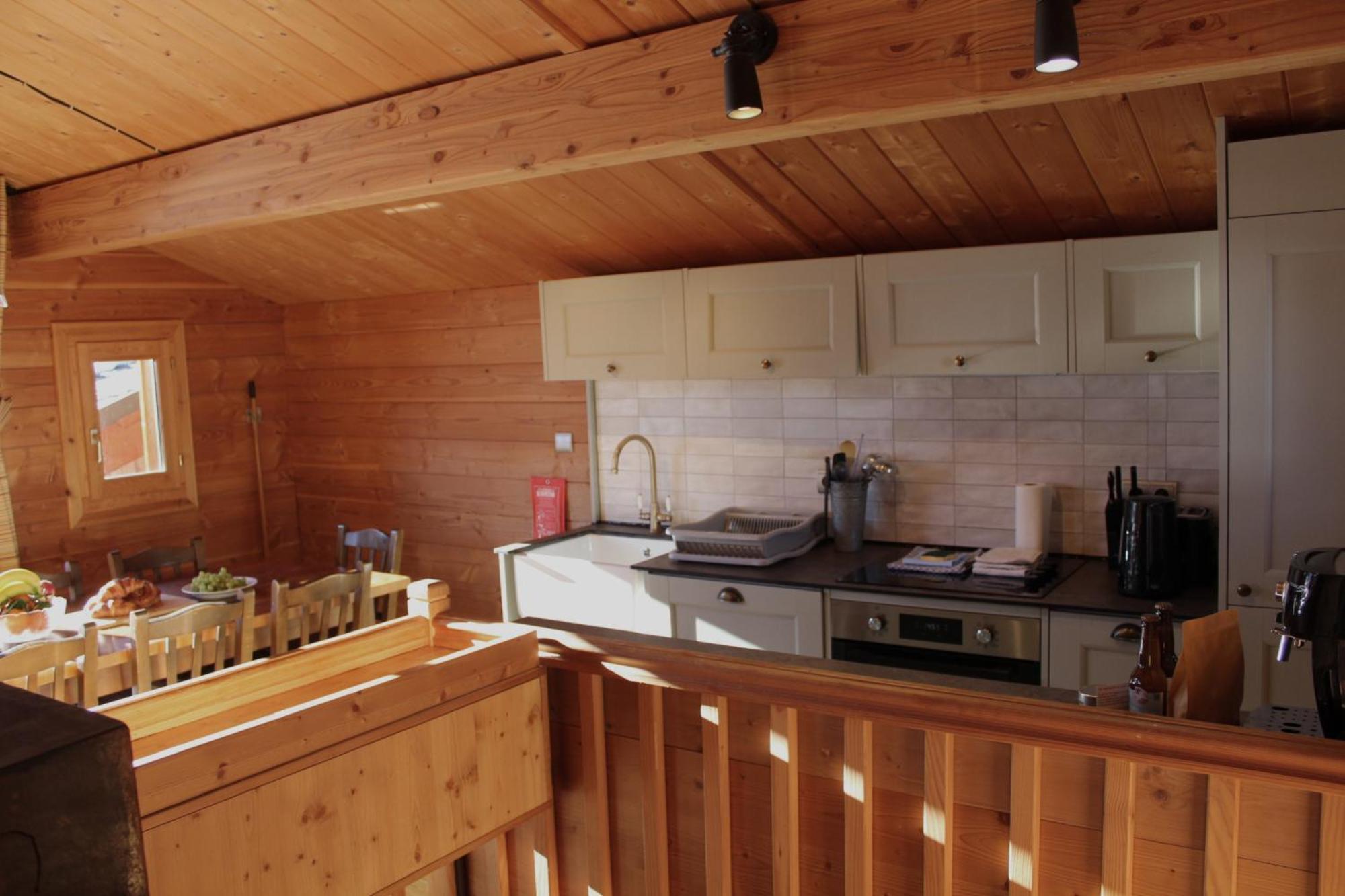 Cosy 4 Bedroom Chalet With Hot Tub Saint-Marcel  Exteriér fotografie
